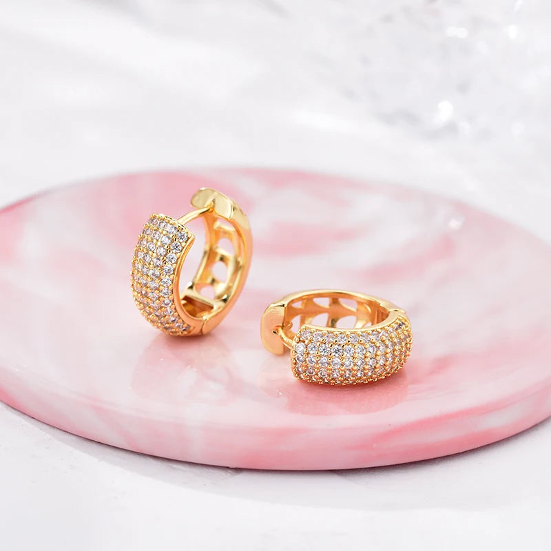 Luxury AAAA Zirconia Round Huggie Hoop Earrings For Women Geometric Ear Buckle Wedding Engagement Party Trendy Classic Jewelry